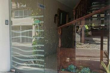 پانسیون Hostal Botanic Garden