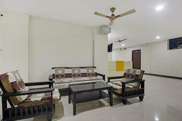 בית מלון כפרי Fabexpress Royal Prime Suits