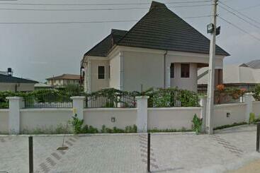 پانسیون De Lounge Inn