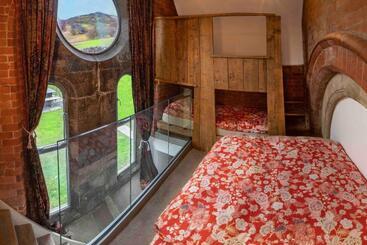 פנסיון Mountain Church