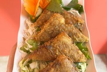 Lapis Restaurant And Hostel