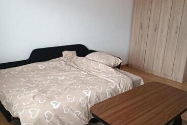 پانسیون 2bdr Apt With Balcony With View  Free Parking