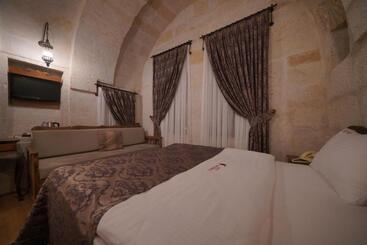 Hotel Fairyland Cave