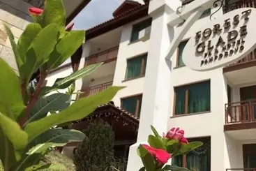 Hotel Forest Glade апартаменти и стаи за гости
