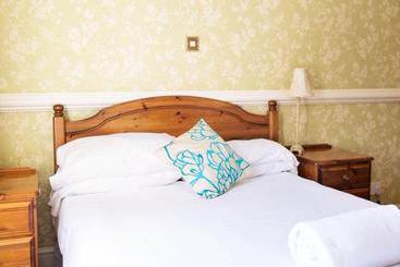 酒店 The Ship And Bell