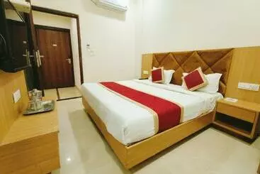 Hotel Bansal Paradise Near Golden Temple