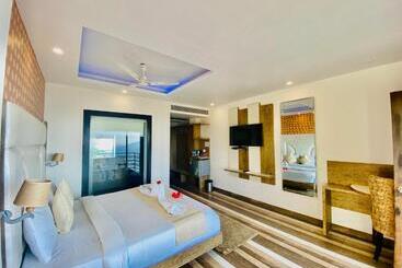 בית מלון כפרי Nature Mountain Valley View Resort    A Four Star Luxury Resort