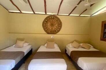 Hotel Makai Beach Hostel