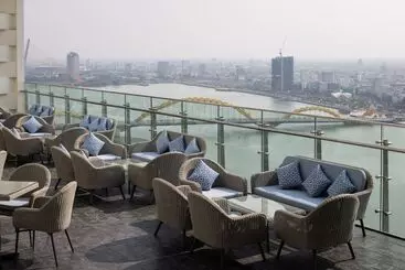 Wink Icon Hotel Danang Riverside Luxury Suites 24hrs Stay & Rooftop Pool Bar