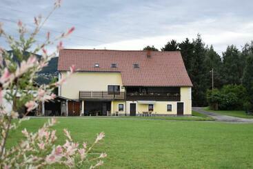 Hostel Kmetija Frangež