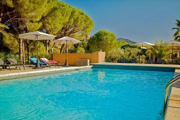 בית מלון כפרי Auberge Val Moureze Hôtel & Spa