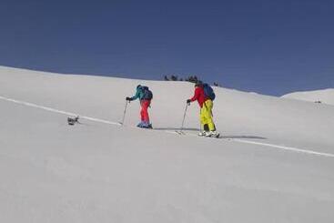 تختخواب و صبحانه Guesthouse Bermet