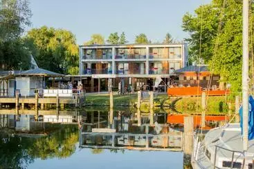 تختخواب و صبحانه Port étterem&panzió