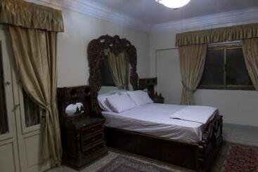 پانسیون Grand Museum Guest House