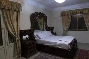 پانسیون Grand Museum Guest House