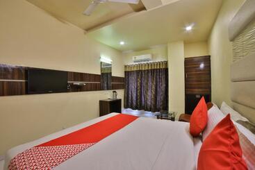 Fabhotel Kalash Residency