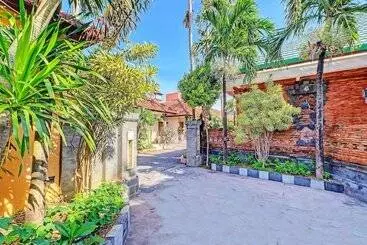 Hotel Oyo 92175 Surya Madu Guest House