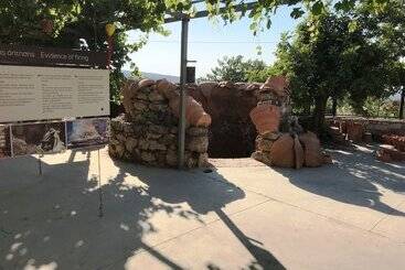 Отель Idili Traditional House