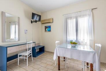 アパートホテル Byron