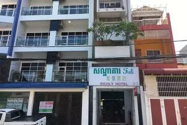 Richly Boutique Hotel & Hostel