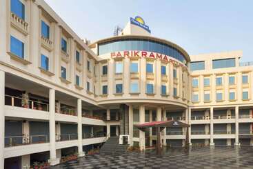Days Hotel By Wyndham Jalandhar Jyoti Chowk