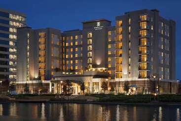 فندق Embassy Suites By Hilton The Woodlands At Hughes Landing