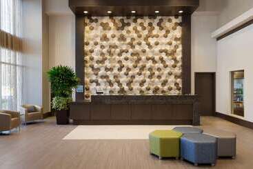 Отель Embassy Suites By Hilton The Woodlands At Hughes Landing