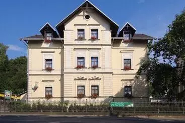 هتل Penzion Jasmín