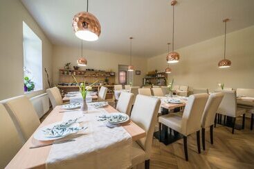 فندق Penzion Jasmín