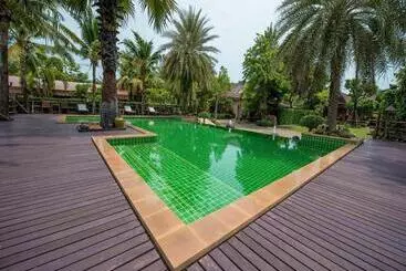 호텔 Baan Baitan Resort