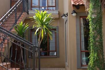 Pension Opikopi Guest House