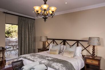 פנסיון Opikopi Guest House