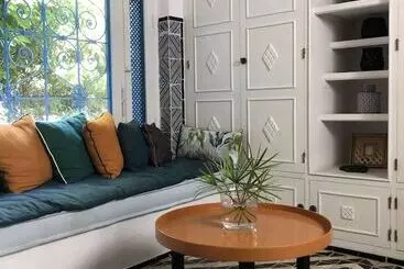 ペンション Dar Marsa Cubes