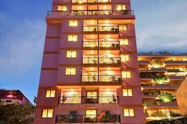 هتل Golden Rain 2