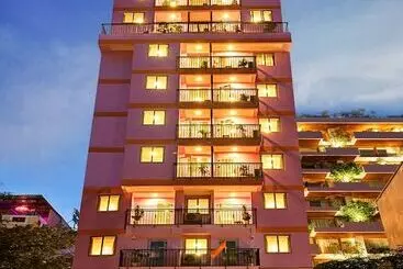 هتل Golden Rain 2