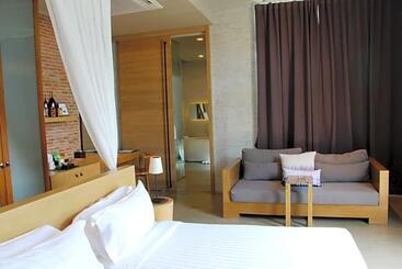 Sea Two Pool Villa Resort Pattaya