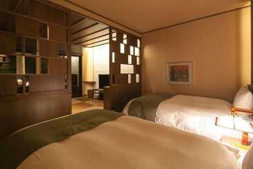 酒店 Ufufu Village