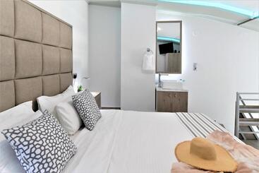 アパートメント Sirines Complex