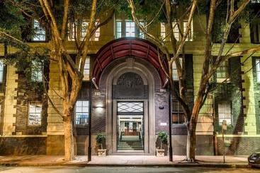 Darling Harbour Apartment