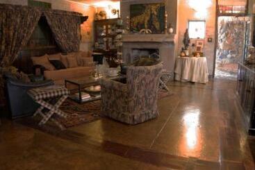 酒店 River House Lodge