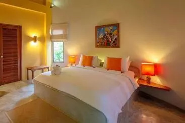 Hotel Secret Garden Beach Resort