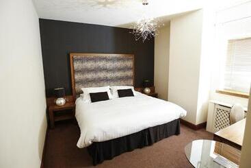 Отель Customs House Country Inn