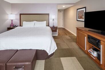 Отель Hampton Inn Fond Du Lac