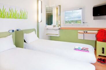 בית מלון כפרי Ibis Budget Orgeval