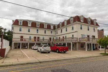 Отель Wildwood Inn, A Travelodge By Wyndham