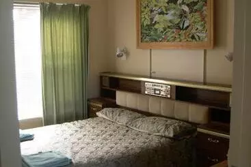 בית מלון כפרי Aaa Granary Accommodation