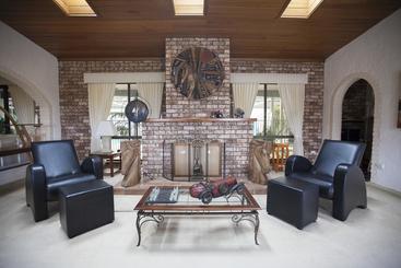 Hotel Batemans Bay Manor Bed And Breakfast