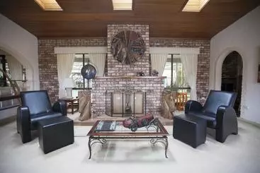 Отель Batemans Bay Manor Bed And Breakfast