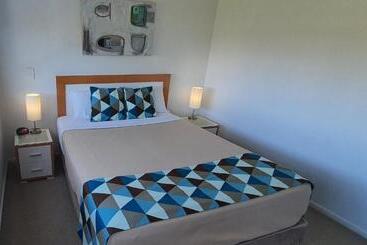 호텔 Koola Beach Apartments Bargara