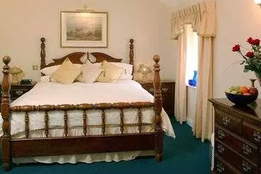 Bed and Breakfast The Longham White Horse